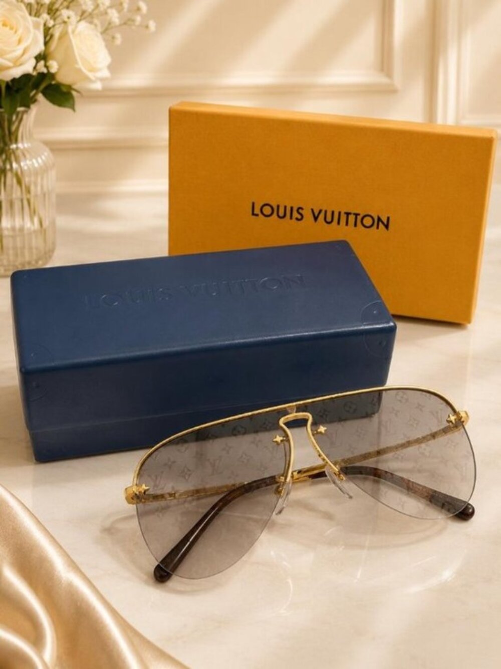 Authentic Louis Vuitton Attitude Pilot Sunglasses Gold Frame Gray Monogram Lens - Picture 1 of 10